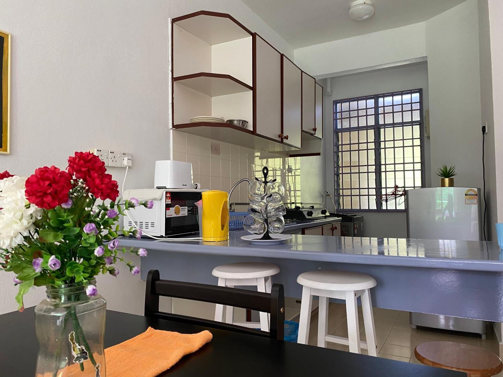 Batu Ferringhi Bayu Emas Apartment Экстерьер фото